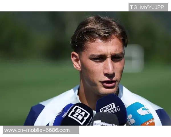 米兰双雄抢夺日本门将 帕尔马标价2000万欧 与身价相等
